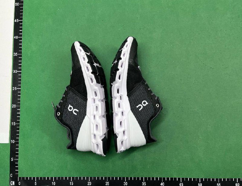 On clouds shoes  (40 CP) - 2