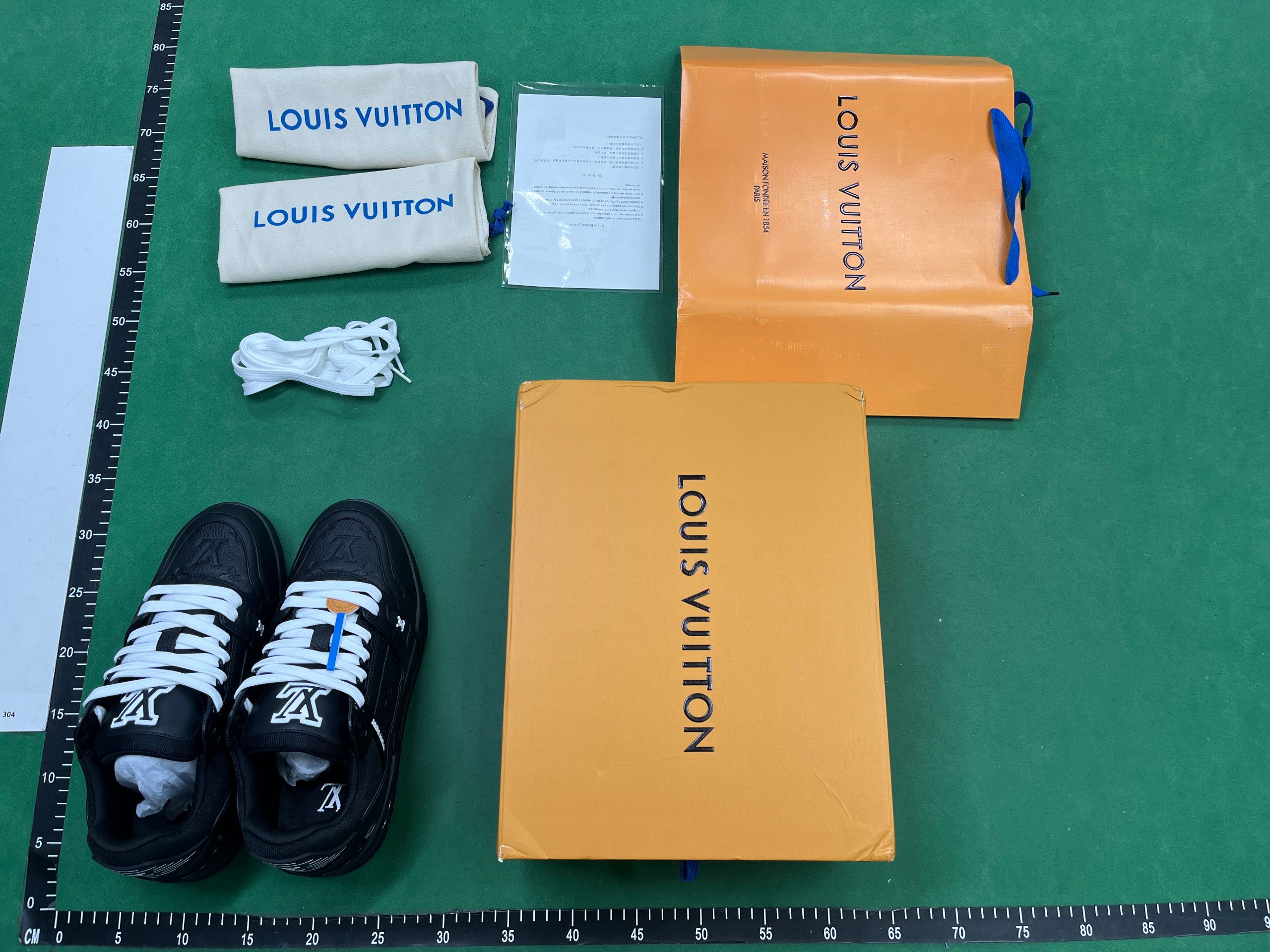 Louis Vuitton - 4