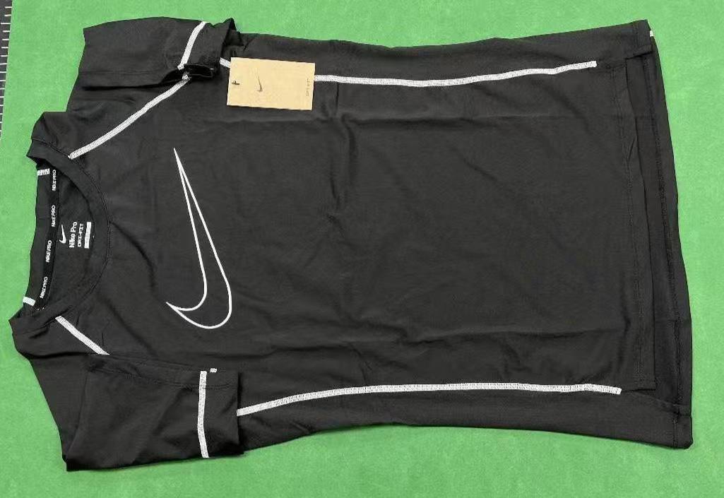 Under  ArmourNike T-shirt  - 4