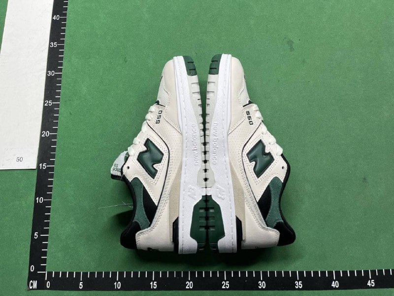 New balance 550  (33 CP) - 2