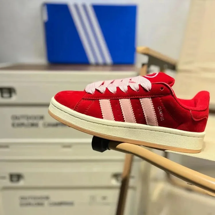   Adidas campus