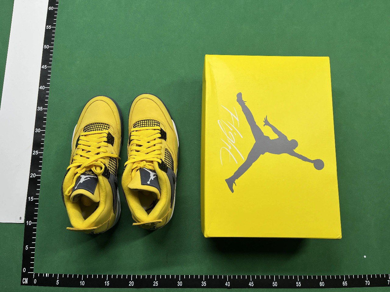  NIKE AIR Jordan 4  - 4