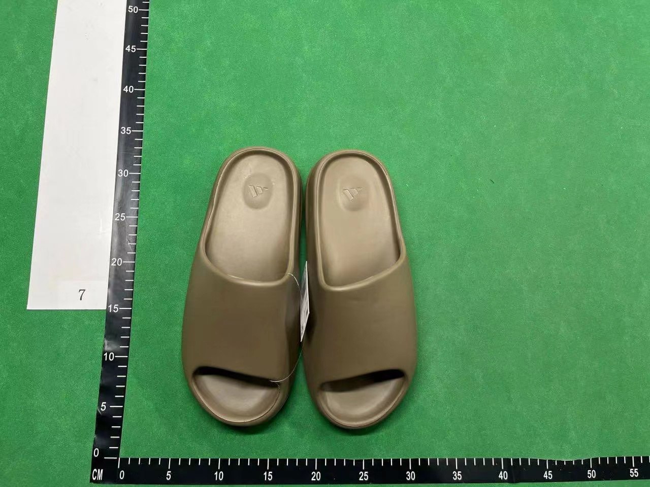 Yeezy  Slide - 3