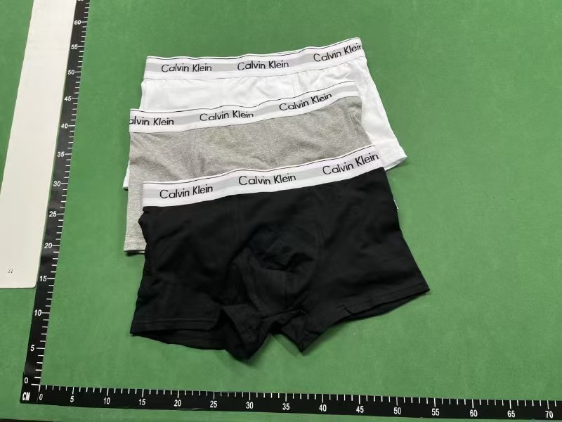 Calvin Klein - 4