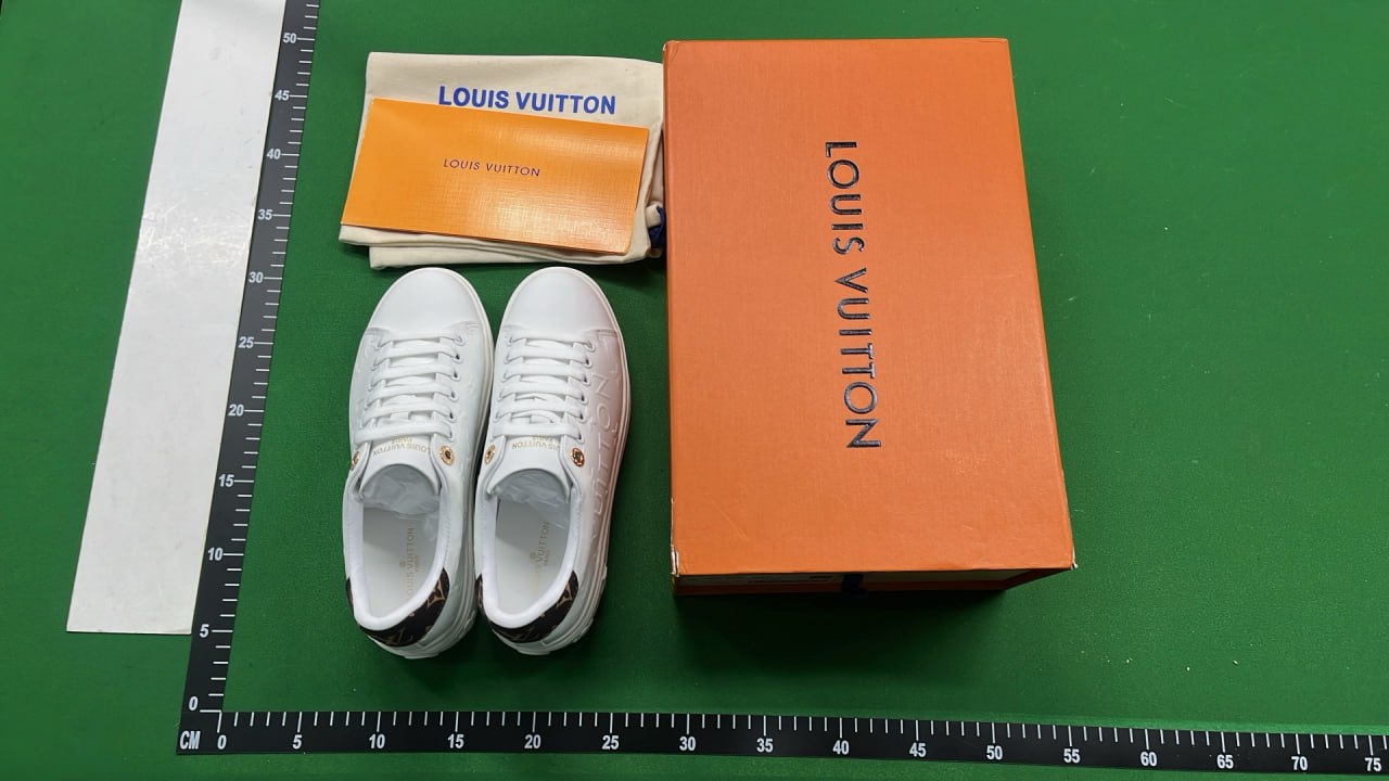  Louis Vuitton Timeout - 2
