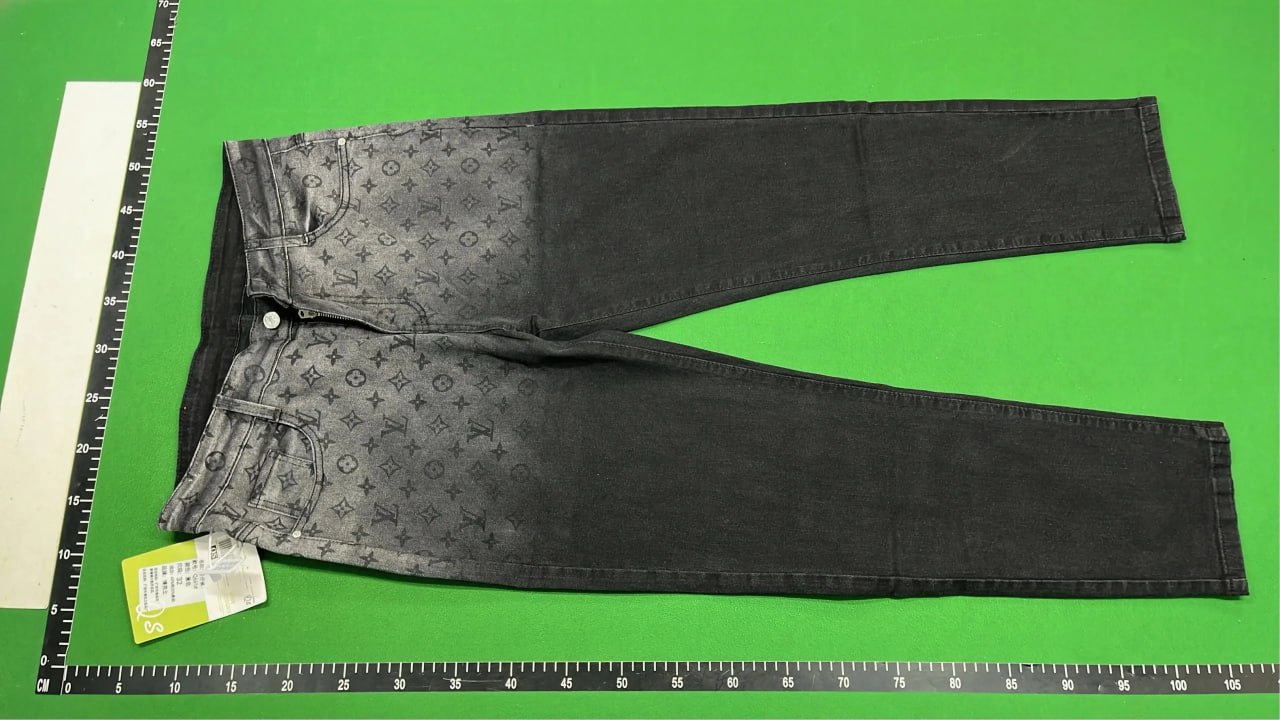 LV Jeans - 3