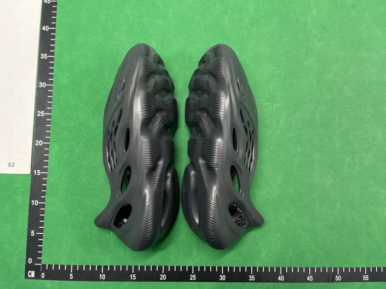 Yeezy Foam Runner - 4