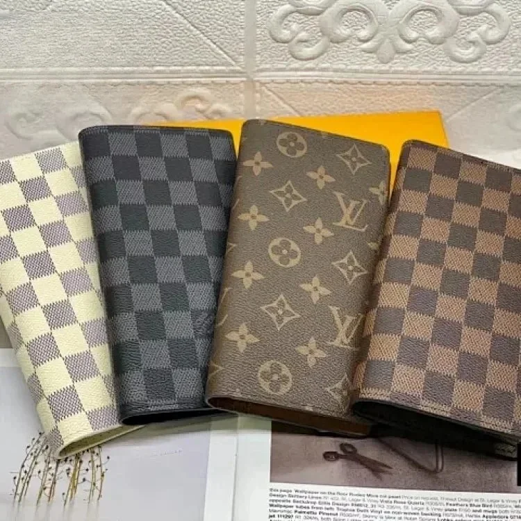 LV Louis Vuitton Wallet 11 High Quality