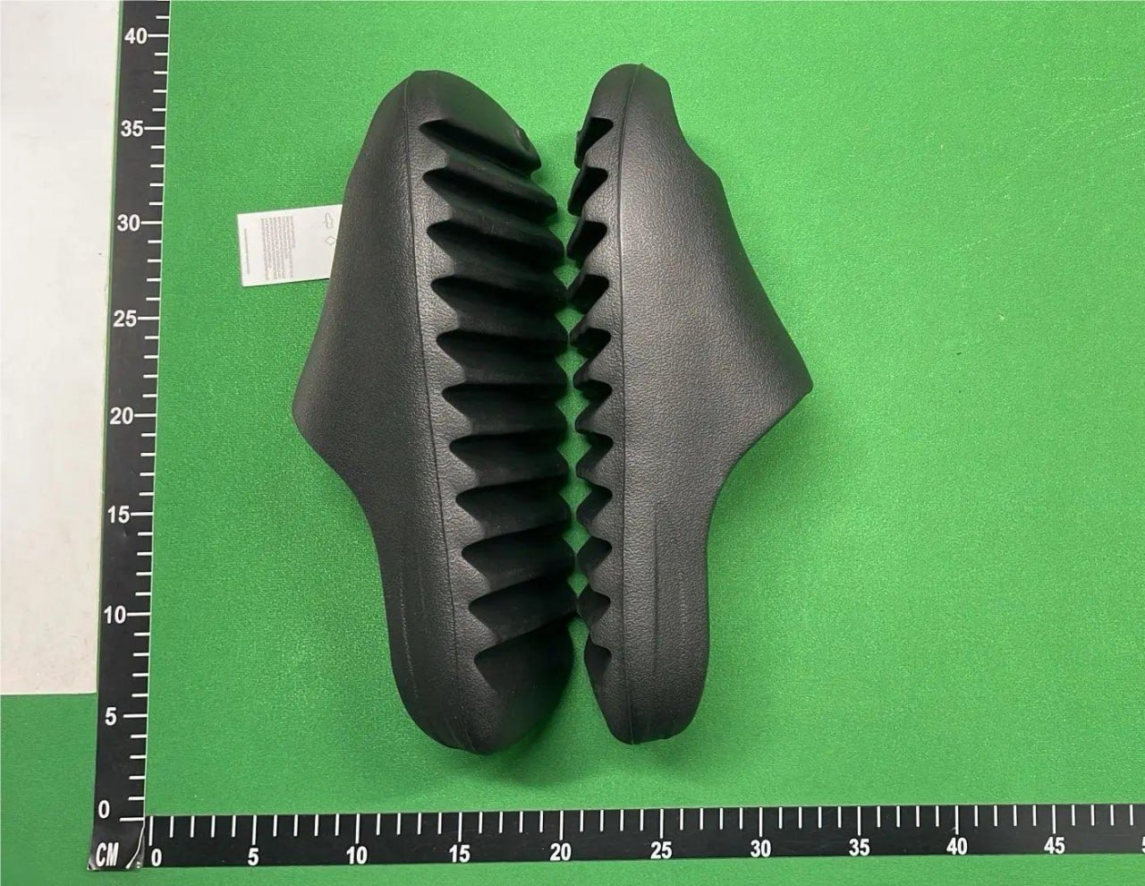 Yeezy Slippers 11 High Quality - 3