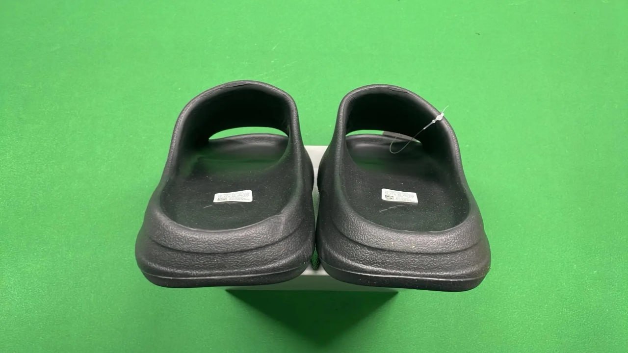  Yeezy Slippers 11 High Quality - 4