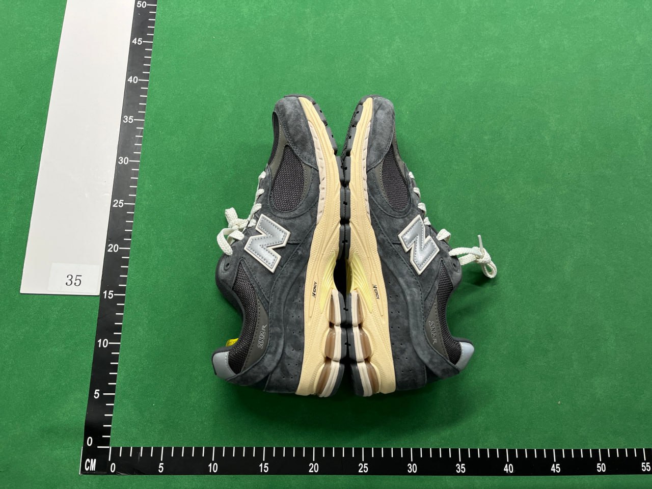 New Balance 2002 shoes - 3