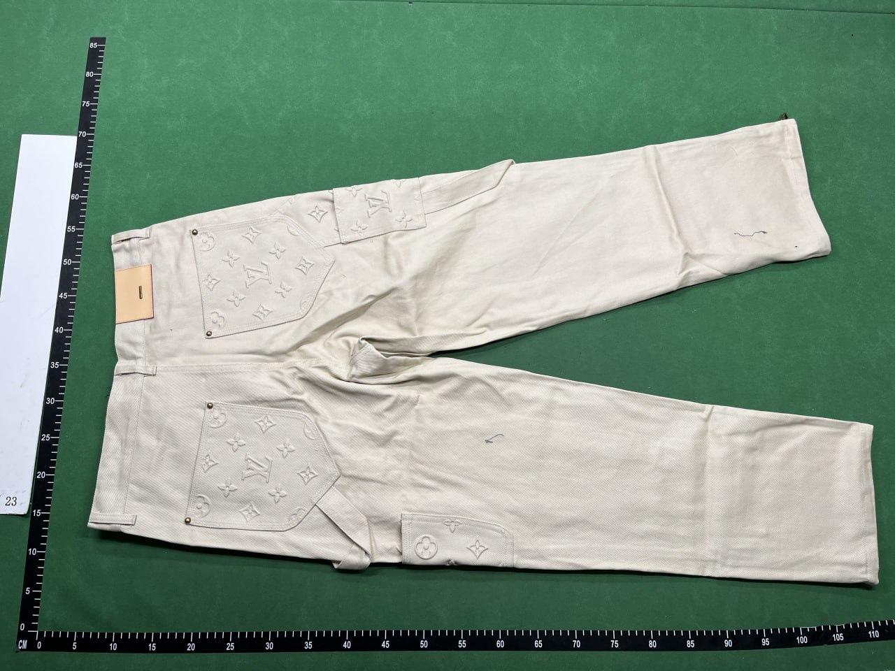  Louis Vuitton Carpenter Pants - 4