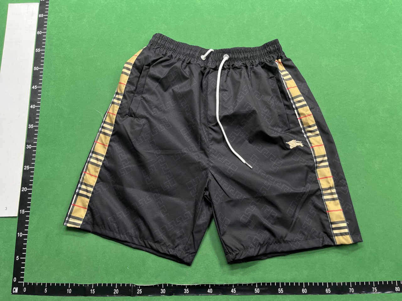  Burberry Shorts - 3