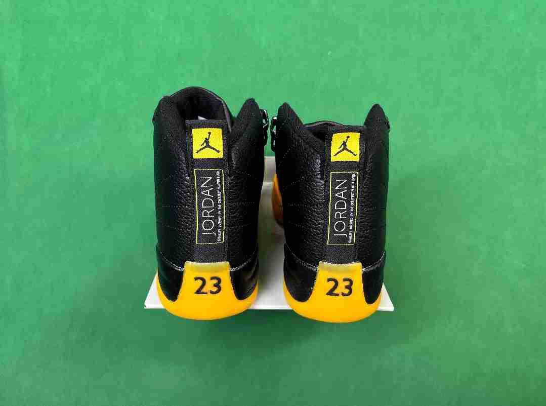NIKE AIR JORDAN 12 - 3