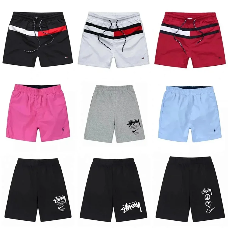 Stussy shorts  (40 CP)