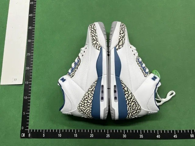 Air Jordan 3 Retro  - 5