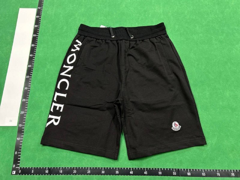 Moncler shorts  (23 CP) - 2