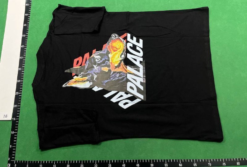 Palace T-shirt   (36 CP) - 2