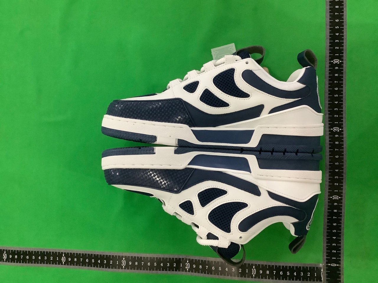 LV Louis Vuitton Trainer Shoes Sneakers - 3