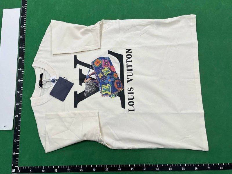 Louis Vuitton t-shirts - 4