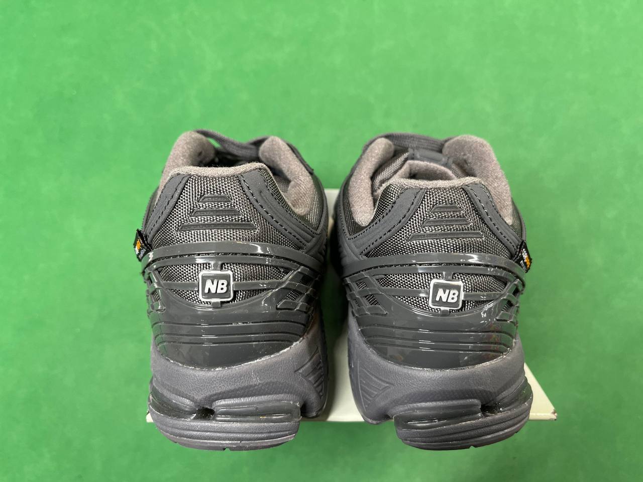 M     New  Balance 1906 - 2