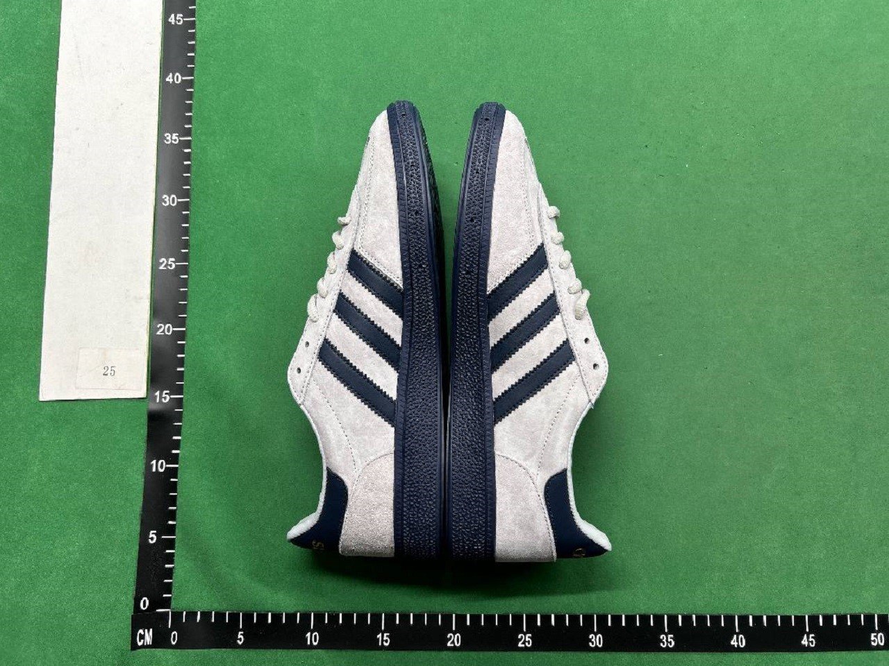 Spezial shoes  (23 CP) - 2