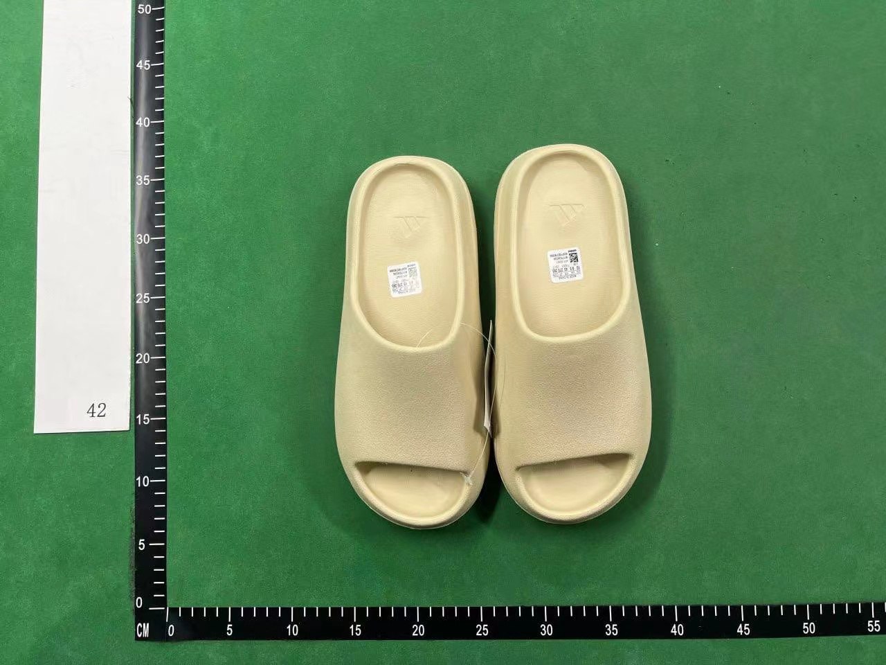 Yeezy  Slide - 2