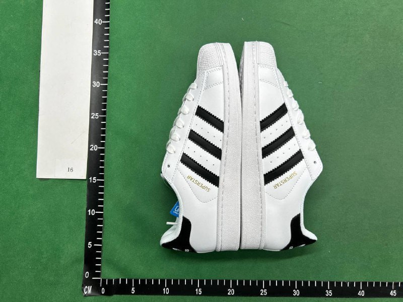 Adidas shoes   (40 CP) - 3