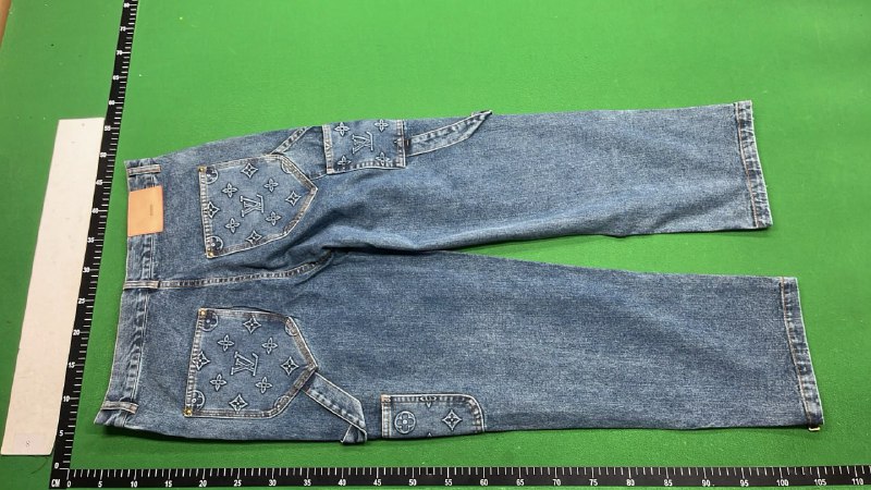  Louis Vuitton Pants  - 3