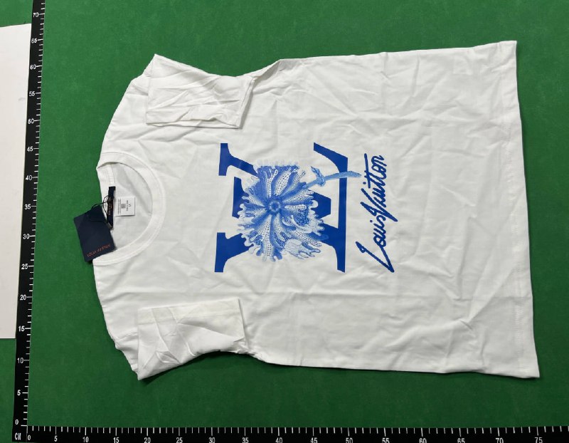 Louis Vuitton T-shirts  - 4