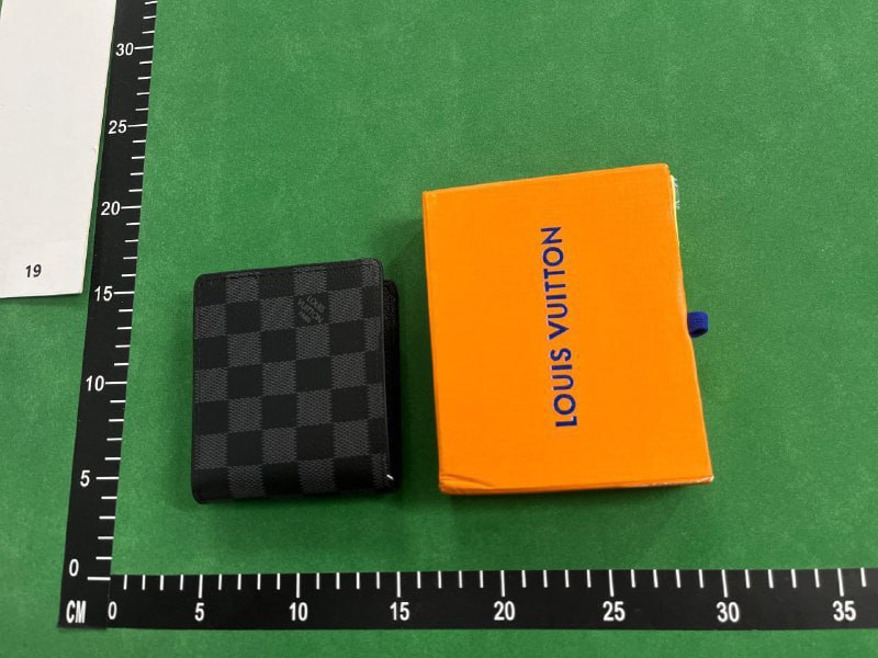 Louis Vuitton Wallet - 4