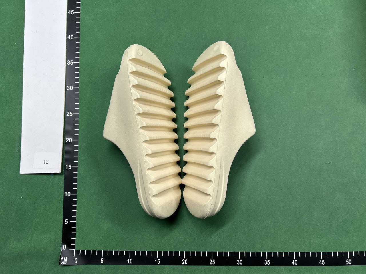 Yeezy  Slide - 3