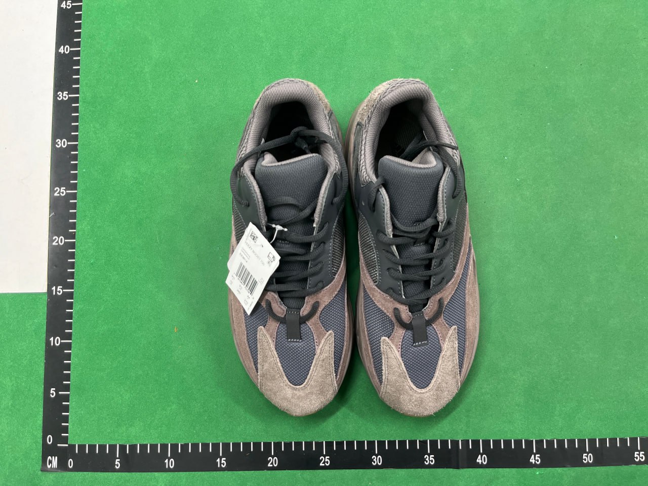 OG-YEEZY700 - 3
