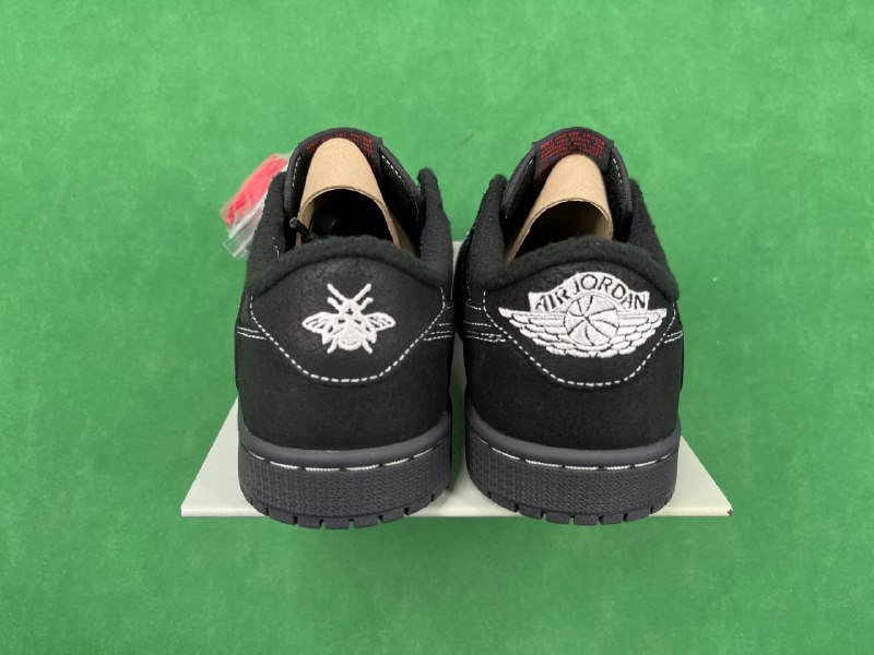 AJ1 X Travis Scott - 4