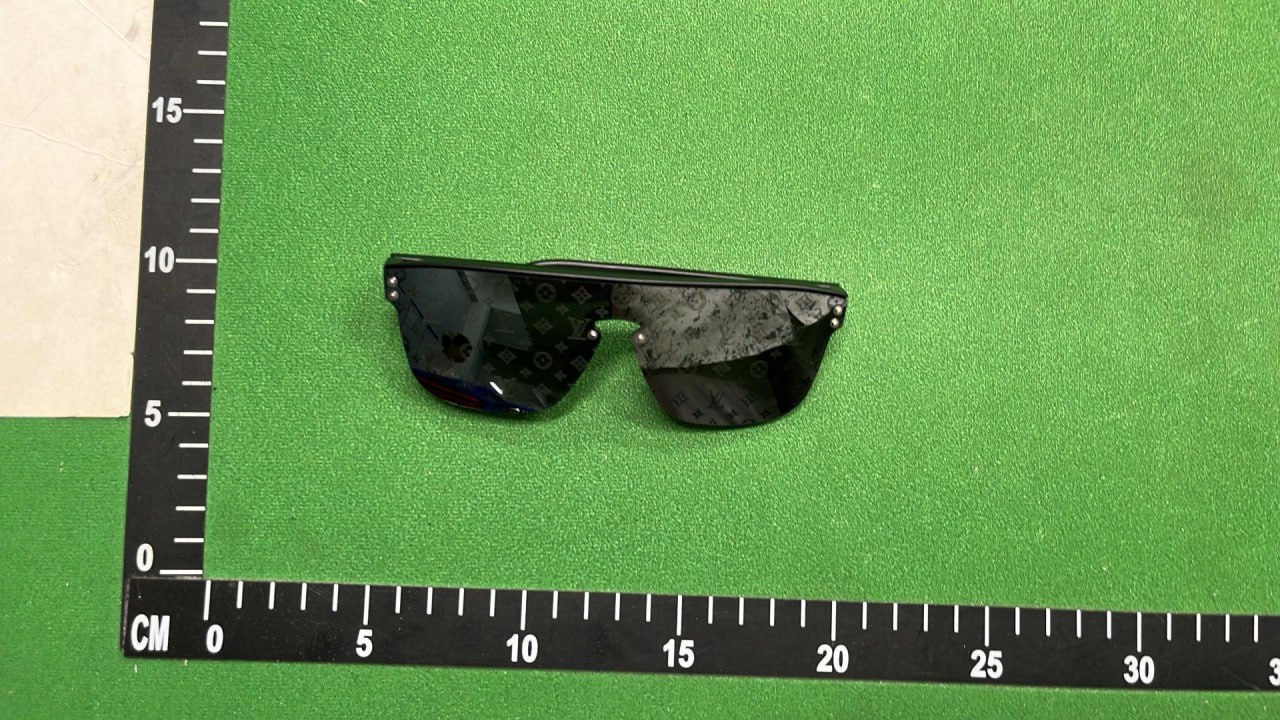  Louis Vuitton Sunglasses - 3