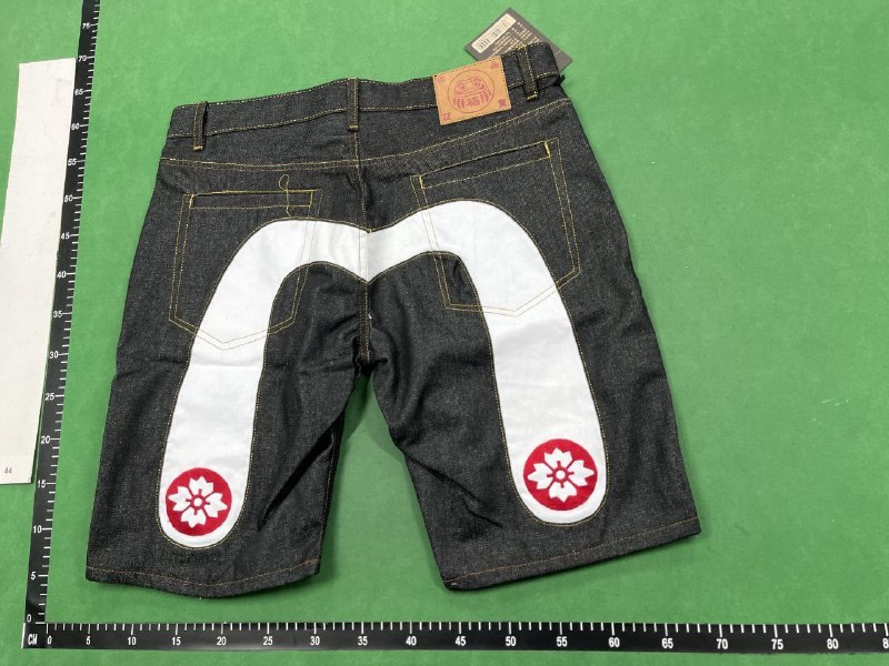  Evisu Shorts  - 4