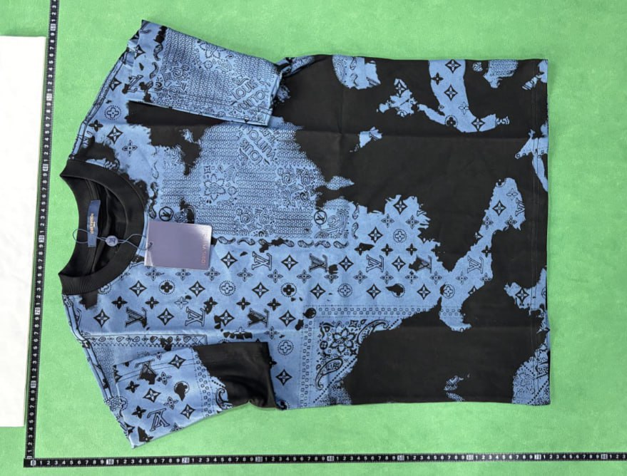 Louis Vuitton T-shirt  (40 CP) - 3