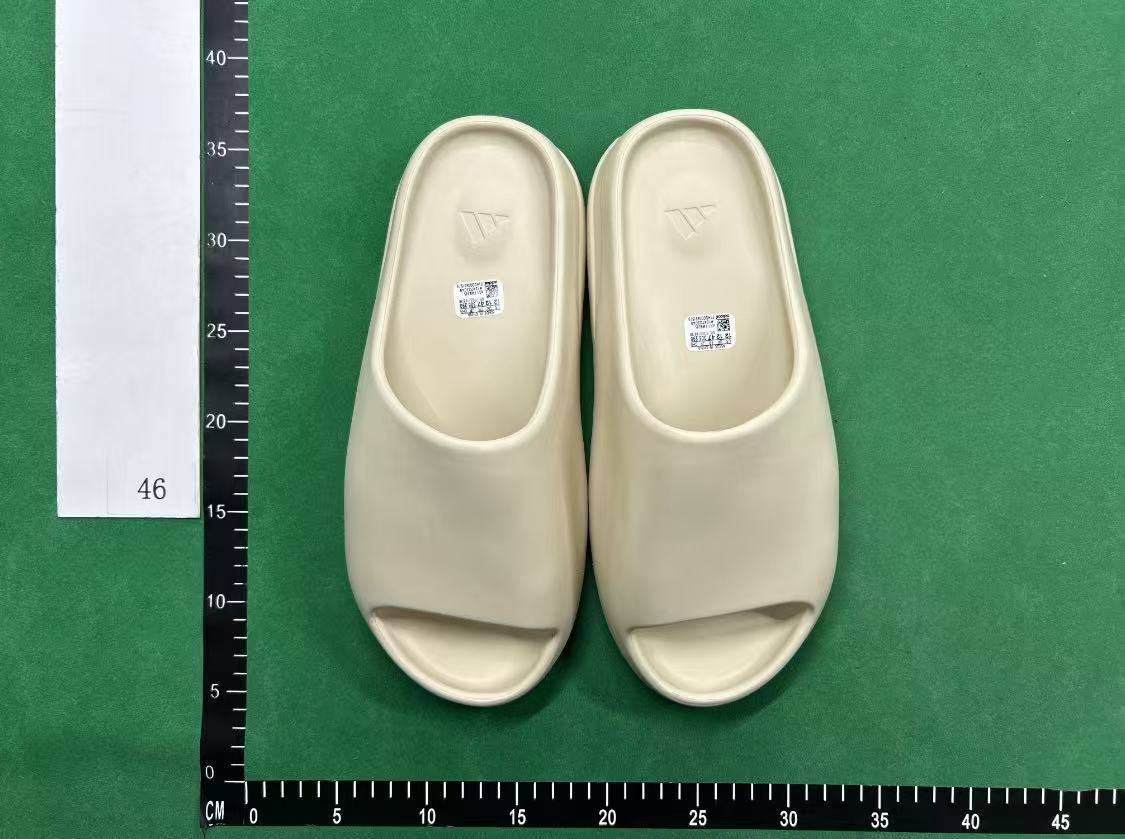  Yeezy tsinelas - 3