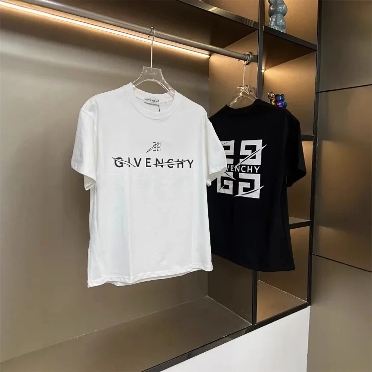  Givenchy T-shirt