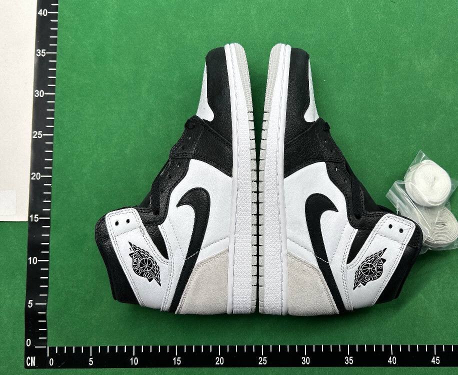  Air Jordan 1 high     (40 CP) - 2