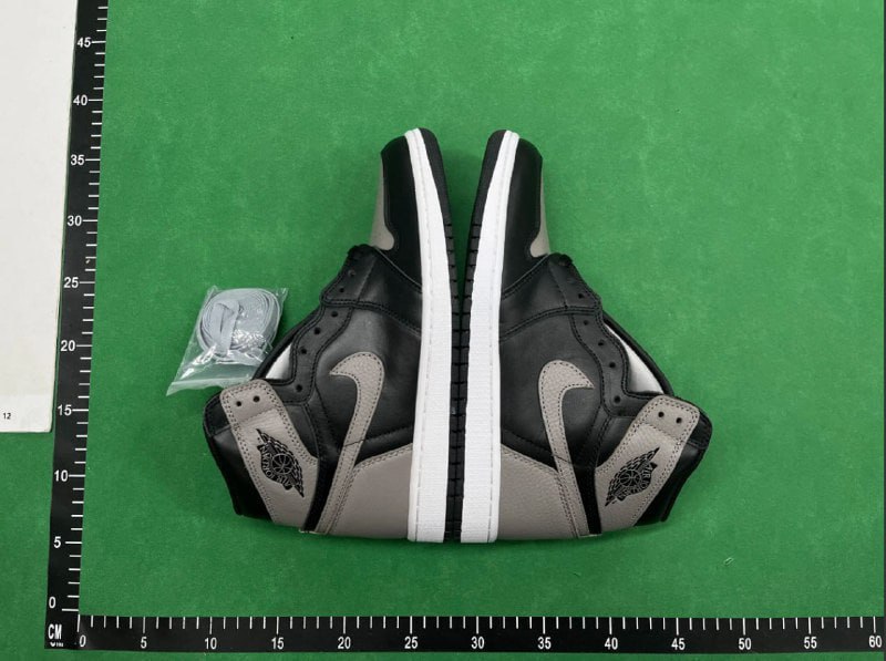  Air Jordan 1 high     (40 CP) - 4