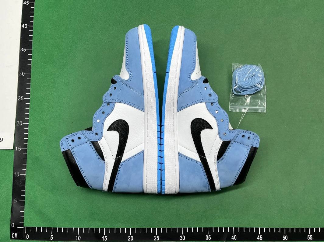  Air Jordan 1 high     (40 CP) - 5
