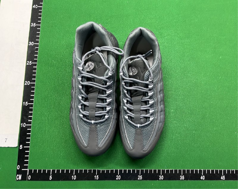 NIKE AIR MAX 95 - 4
