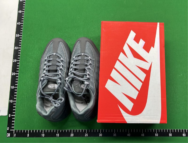 NIKE AIR MAX 95 - 5