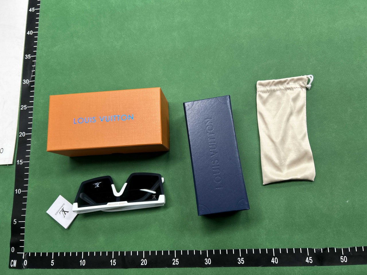 Louis Vuitton Gucci Burberry Prada sunglasses（37 styles) - 4