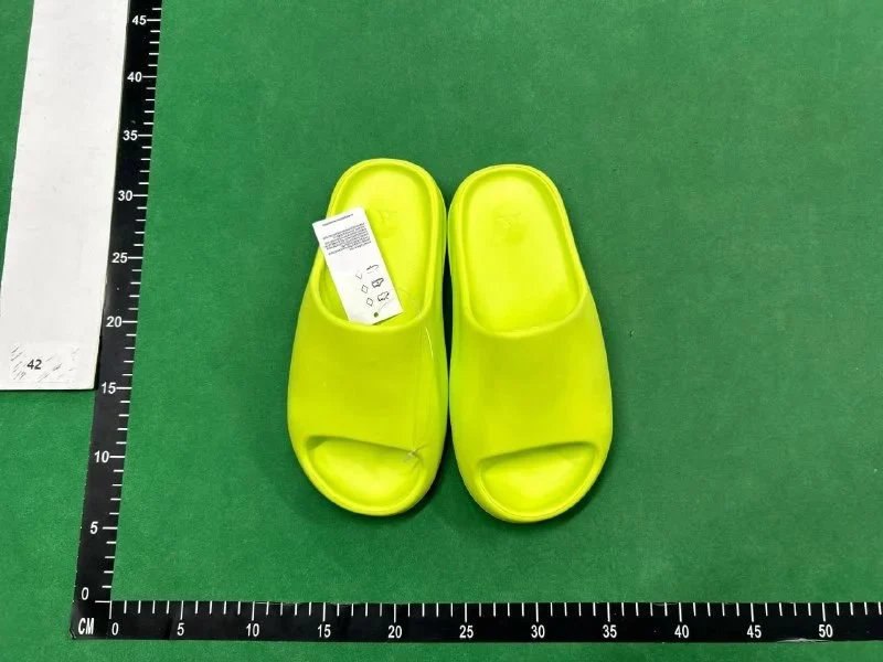 Yeezy Slippers（Factory direct sales） - 2