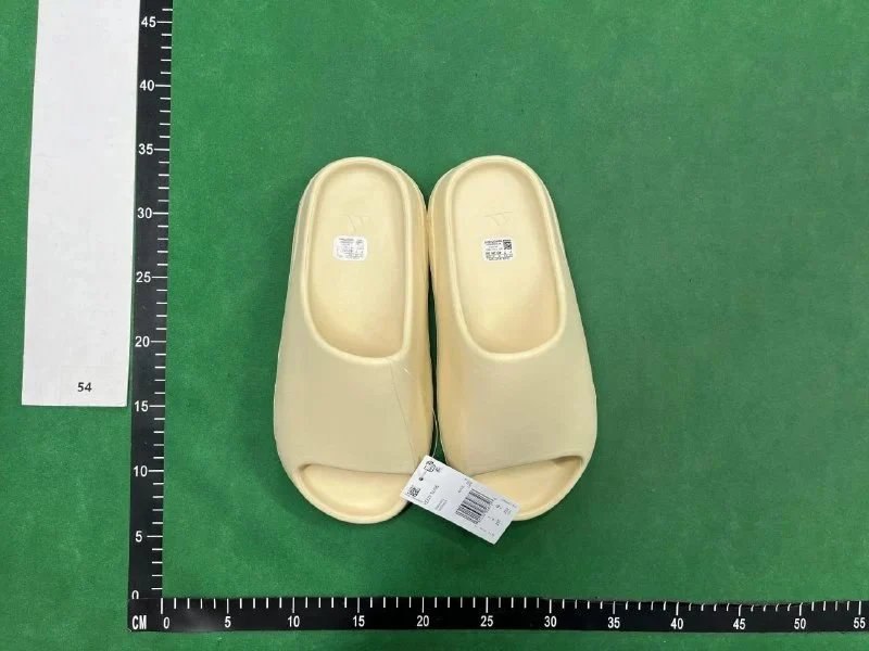 Yeezy Slippers（Factory direct sales） - 4