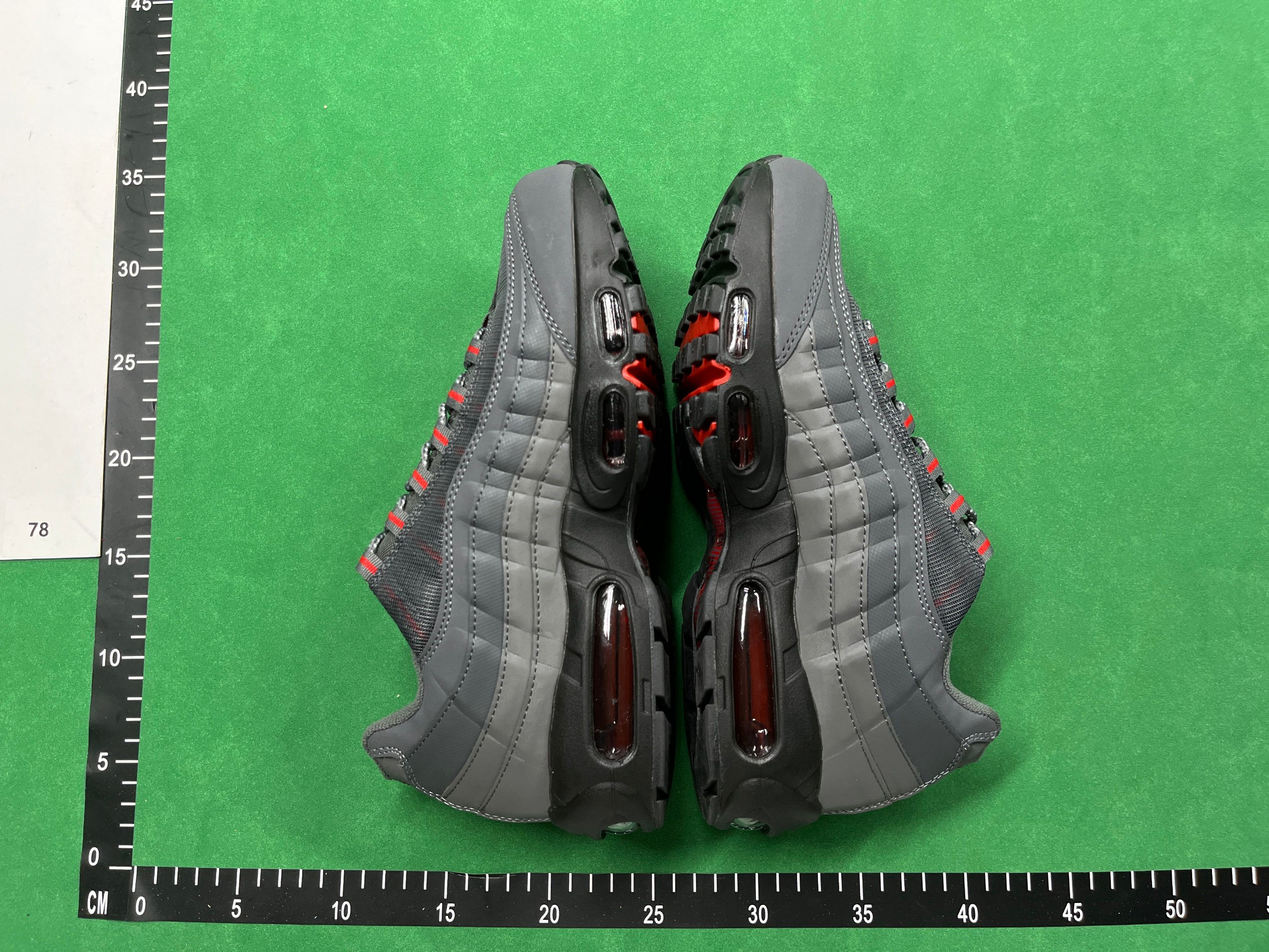 NIKE                                                                                                         - 3