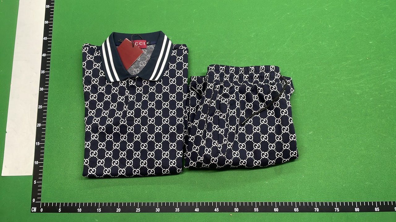  Gucci  Short Sleeve Suits