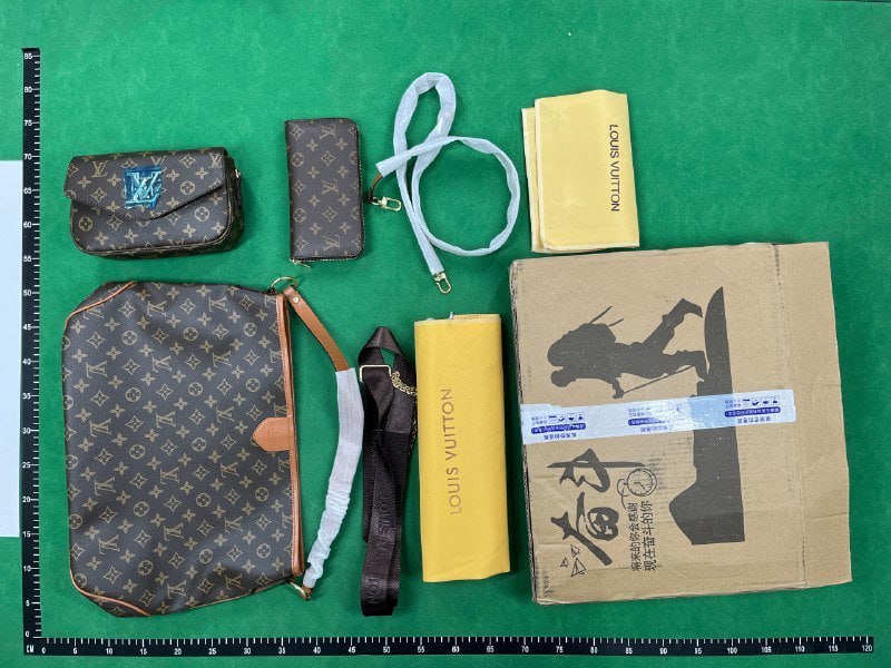 Louis Vuitton Bags - 4